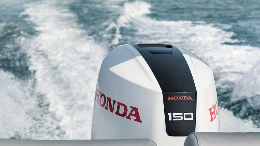 Koppel op een boot met een Honda BF115 motor 